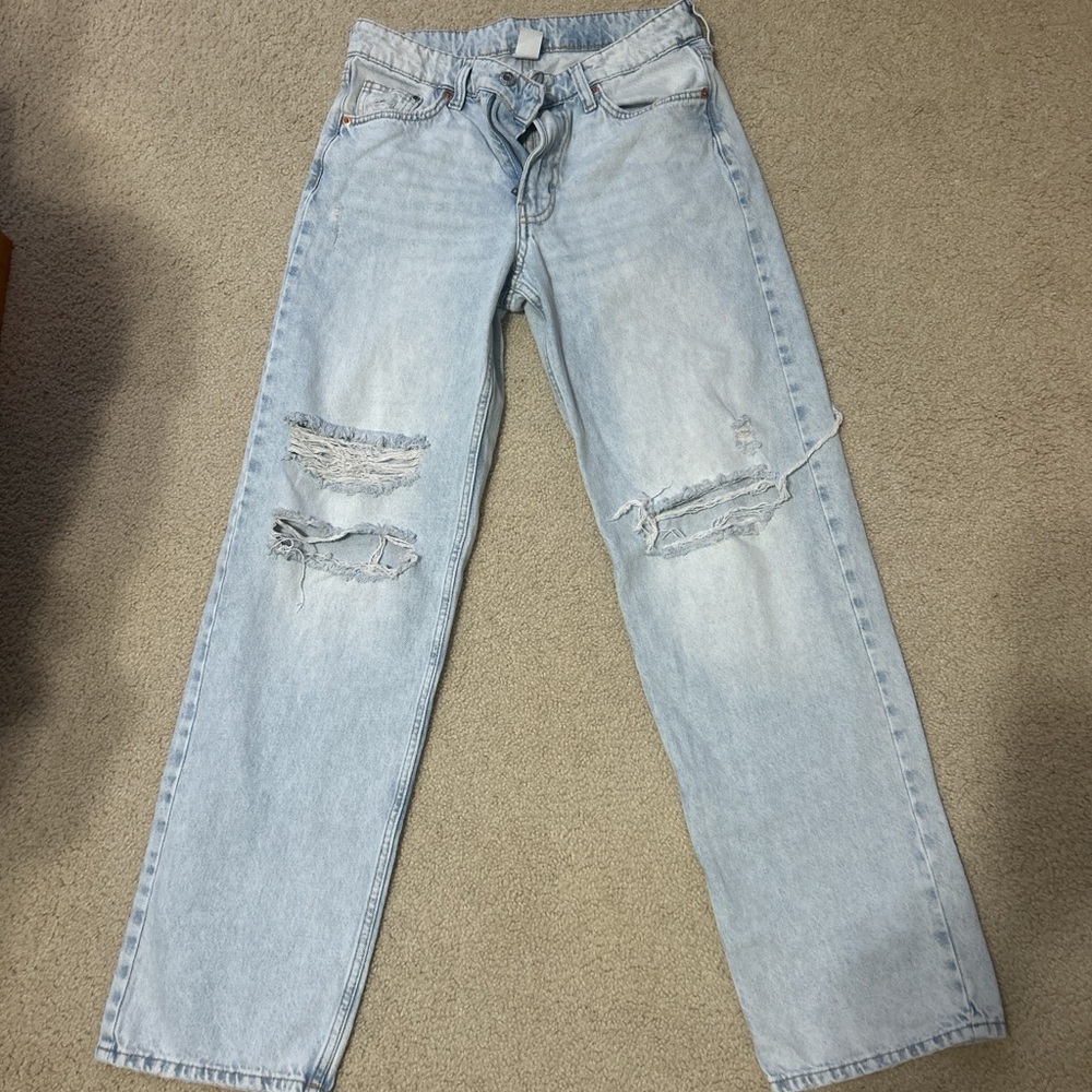 H&M Light wash baggy low rise, Distressed women’s Jeans